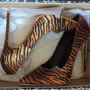 6.5 4' multi color tiger print heels